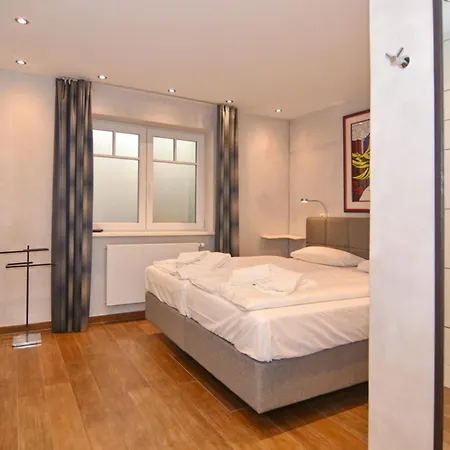 Elisabethstrasse 18, Whg 1 *