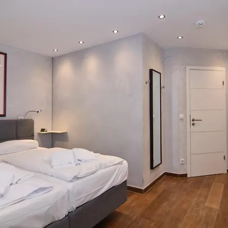 Elisabethstrasse 18, Whg 1 Appartement