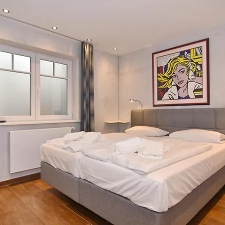 Elisabethstrasse 18, Whg 1 Appartement *